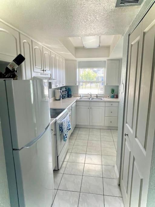 Sparkling 2Bed 1Bath Beach Home - Unit 214 Cocoa Beach Exterior photo